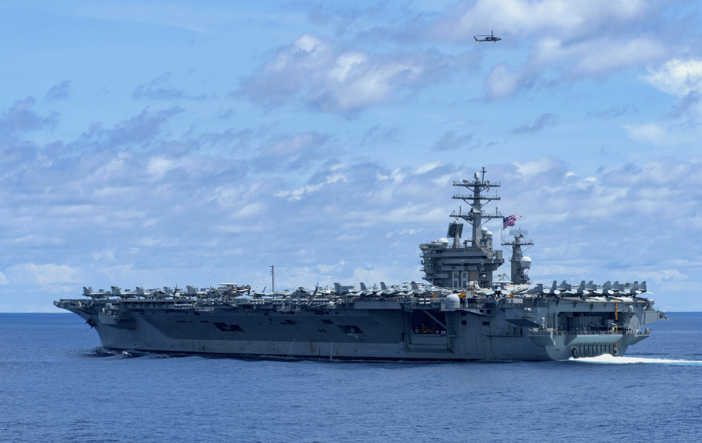 美国尼米兹号航母一名舰员失踪 事发地靠近伊朗