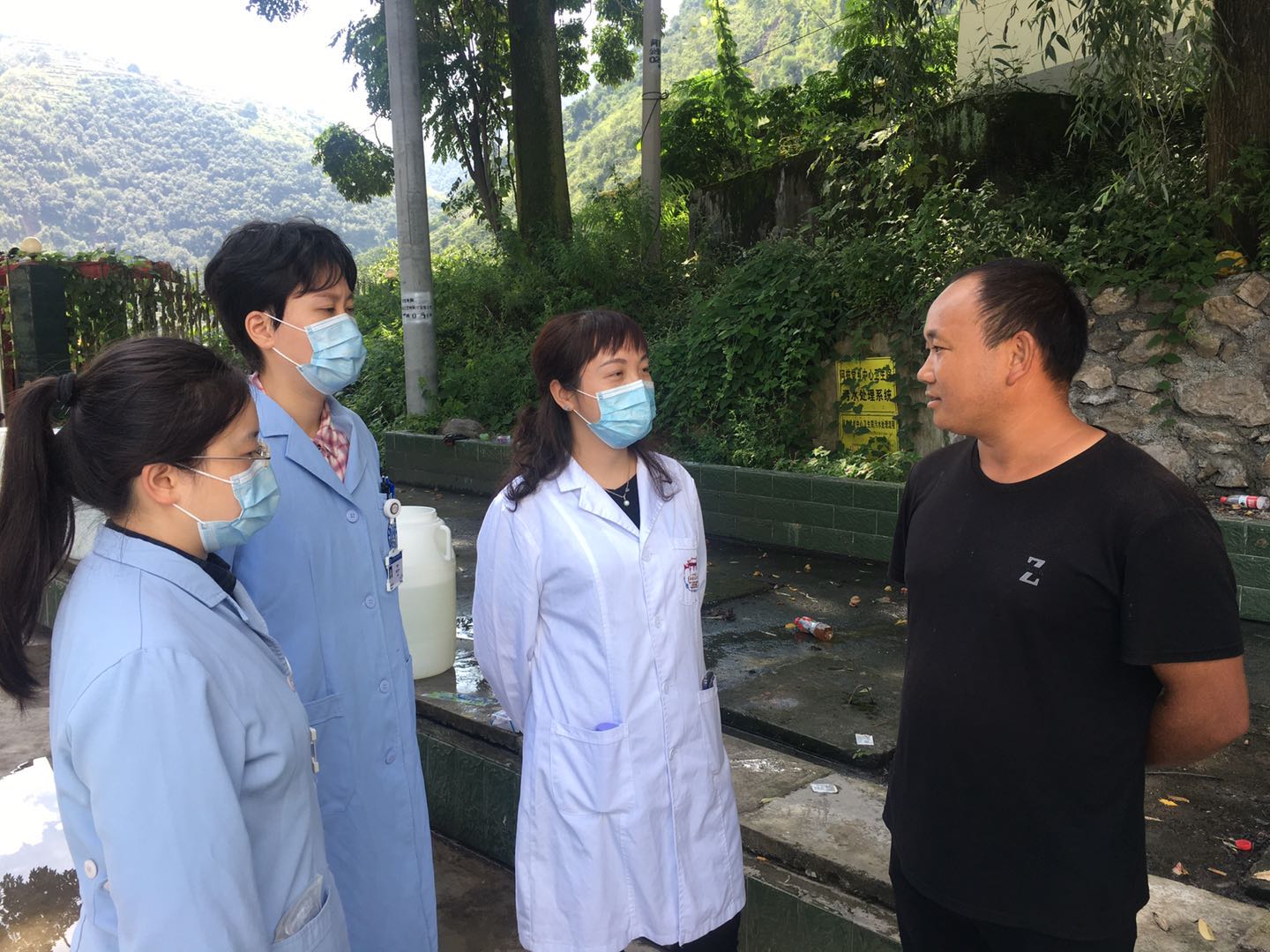 四川大学华西医院心理卫生中心赴甘洛县开展心理疏导