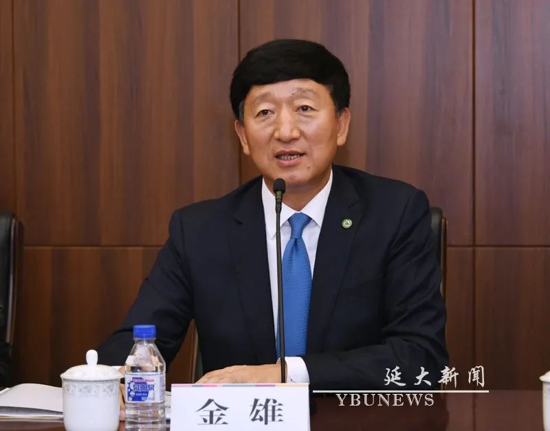 评议会上,校长金雄围绕周期建设的符合度,达成度和