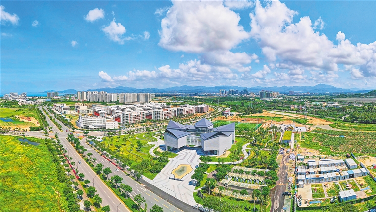 图①航拍三亚崖州湾科技城.海南日报记者 封烁 摄
