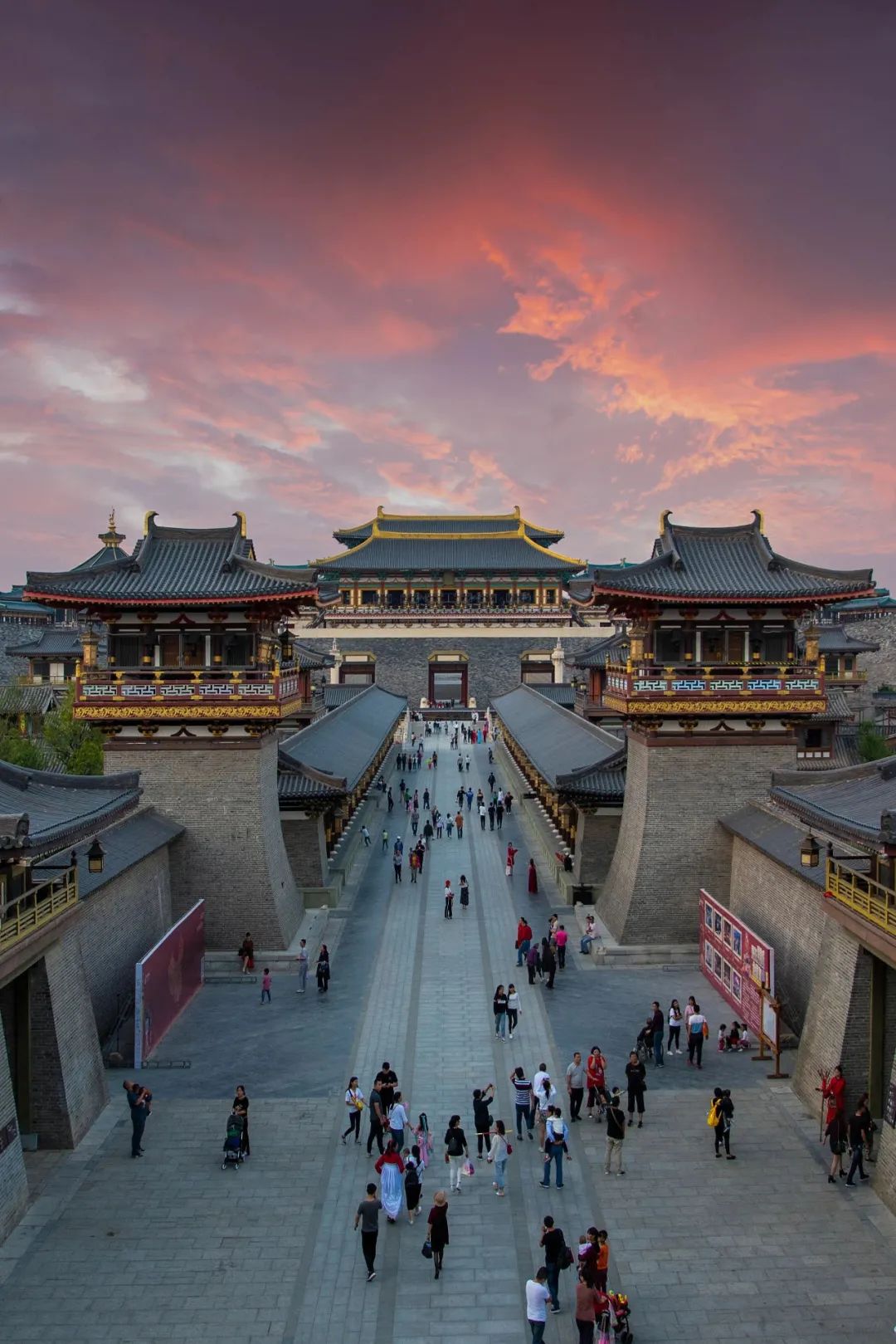 今日襄阳重点打造的唐城影视基地.图/视觉中国