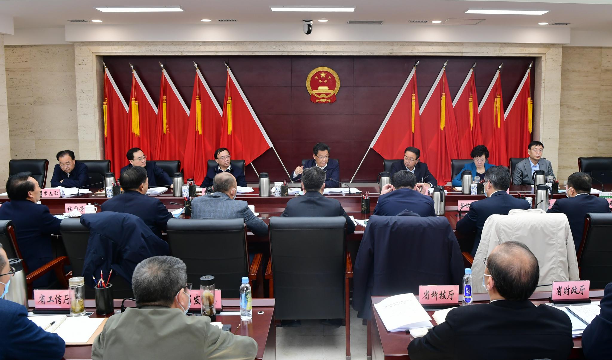 任振鹤在有关座谈会上强调|甘肃|任振鹤_新浪新闻