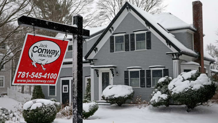 美国1月成屋销售微幅上涨 但供应量创新低