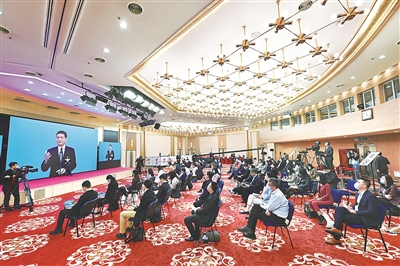 第二场部长通道回应热点话题 促进工业互联网健康发展