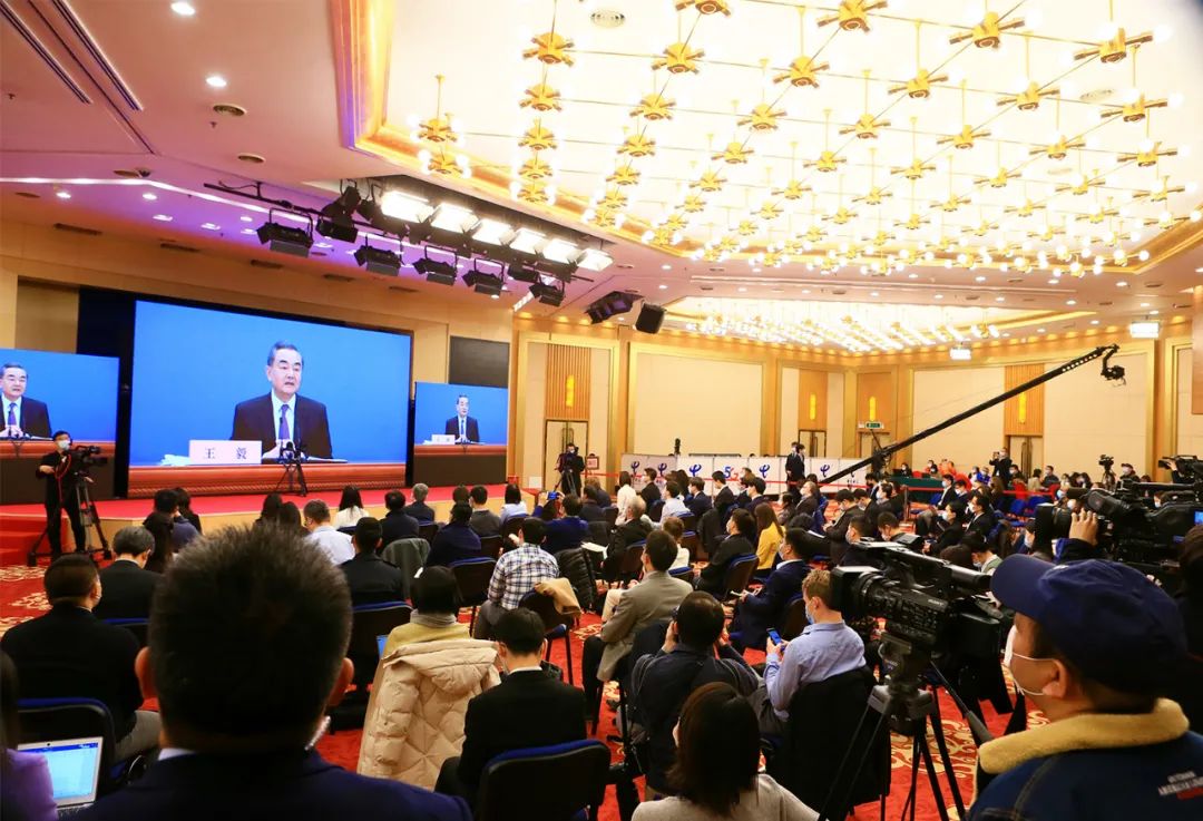 阿语官方发布王毅国务委员兼外长2021年两会记者会全文