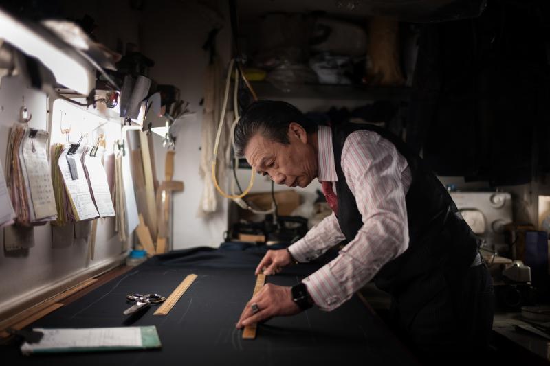 站在十字路口的上海红帮裁缝