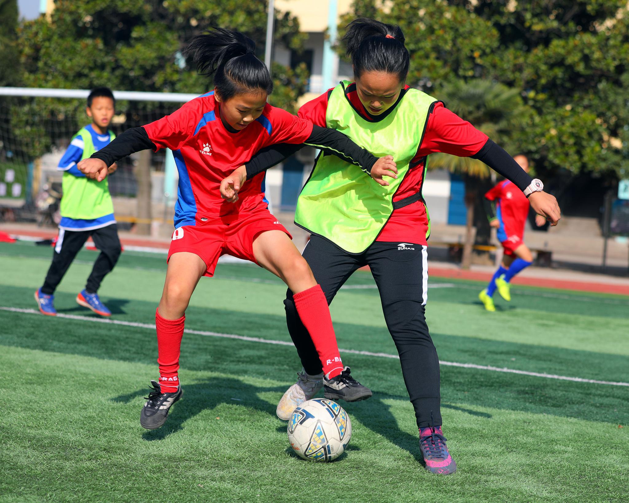 中国女足的胜利应在场外 让更多女孩自由地去踢球_国内足球_新浪竞技