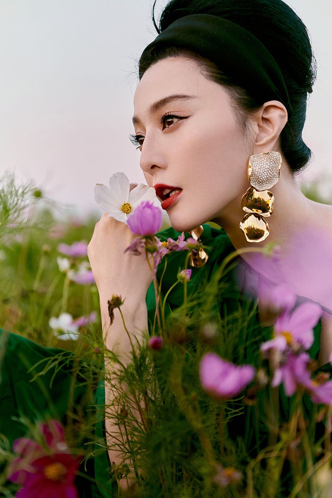 1 / 10 2021年6月5日,上海,范冰冰出席wonderland仙境之夜活动,并拍摄