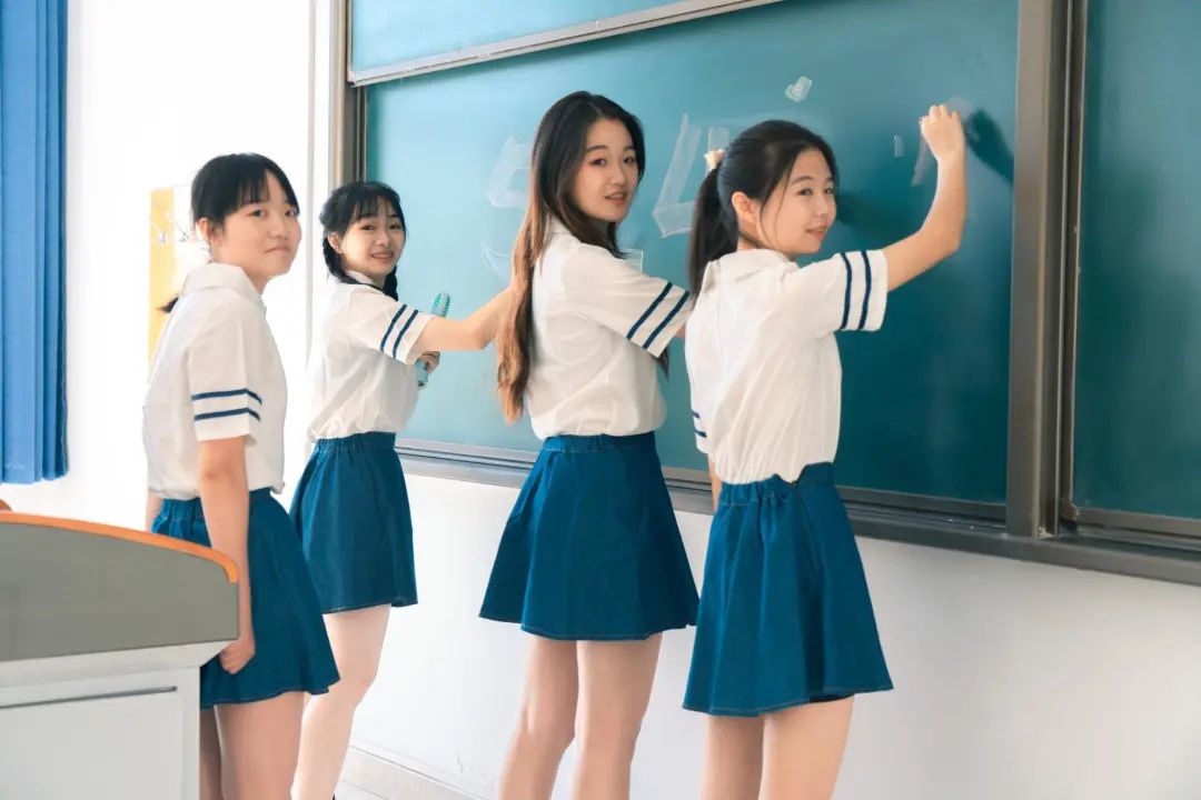 chd最美毕业照青春万岁前程似锦