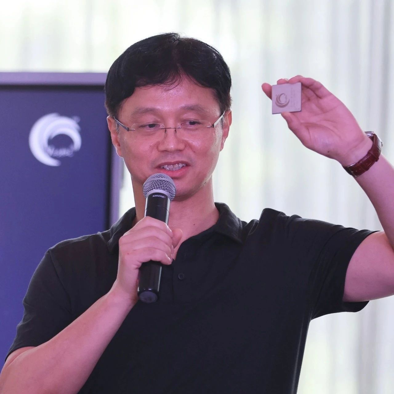上海张江又一款AI芯发布！性能超英伟达T4，AMD背景团队创办，快手投资