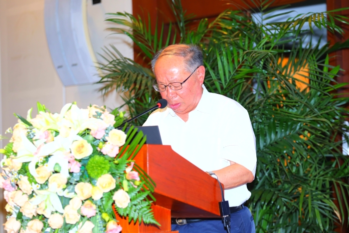 交通部原部长,重庆市原市委书记黄镇东致辞