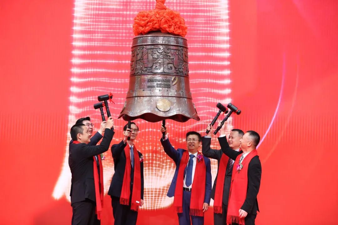 读客文化深交所上市:募资仅6200万 市值却达127亿_手机新浪网