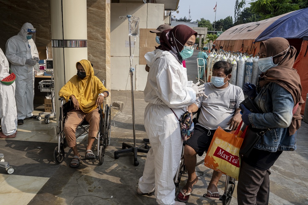 印尼单日新增确诊病例数超印度巴西，专家：或是全球疫情中心