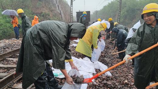 ​河南：持续强降雨致郑州局管内多趟普速列车停运