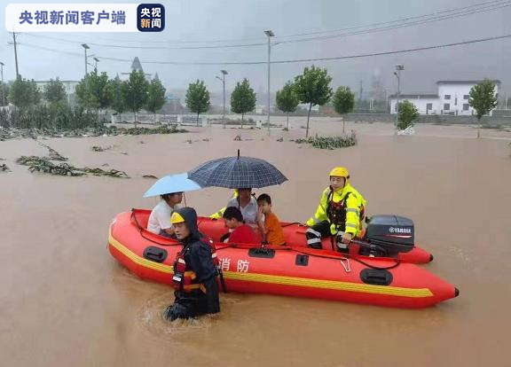 河南登封：持续降雨群众被困 救援正在进行中