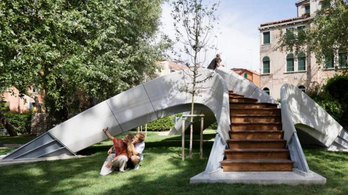 建筑师在威尼斯利用3D打印技术打造了一座美丽的混凝土桥
