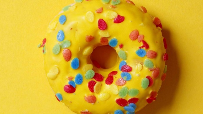 天体物理学家认为宇宙的形状可能像一个巨大的3D甜甜圈