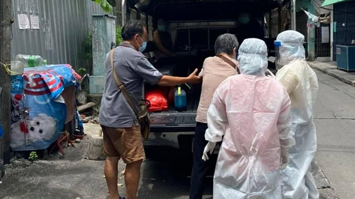 泰国新冠肺炎疫情持续蔓延 政府组织进行入户式病毒筛查