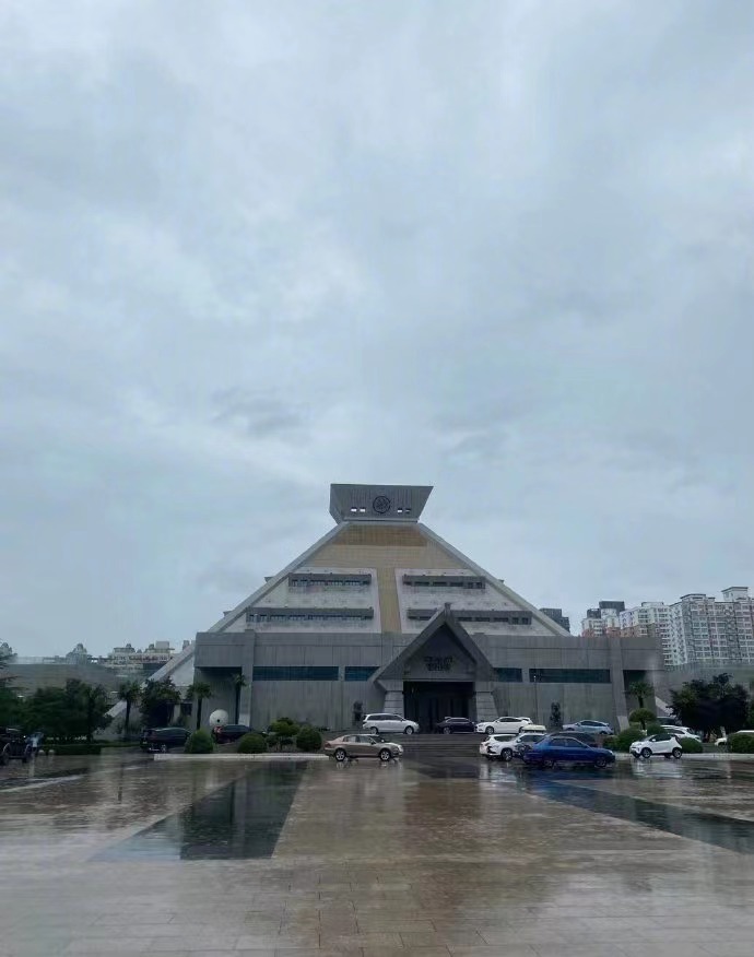 河南博物院“报平安”：馆内人和文物“一切安好”