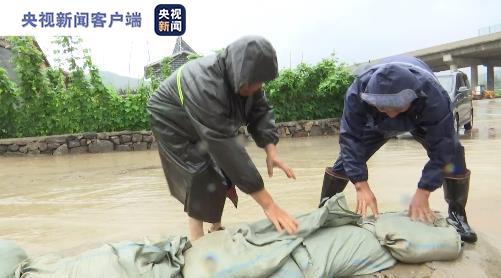 山西陵川遭遇强降雨 9000余人被转移安置