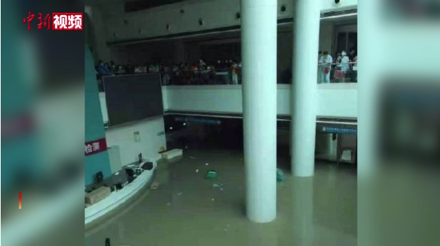 做手术台病床为什么“亚洲最大医院”大转移！几十台手术中断，ICU断电暴雨中近万病人紧急转院_https://www.jmylbn.com_新闻资讯_第1张