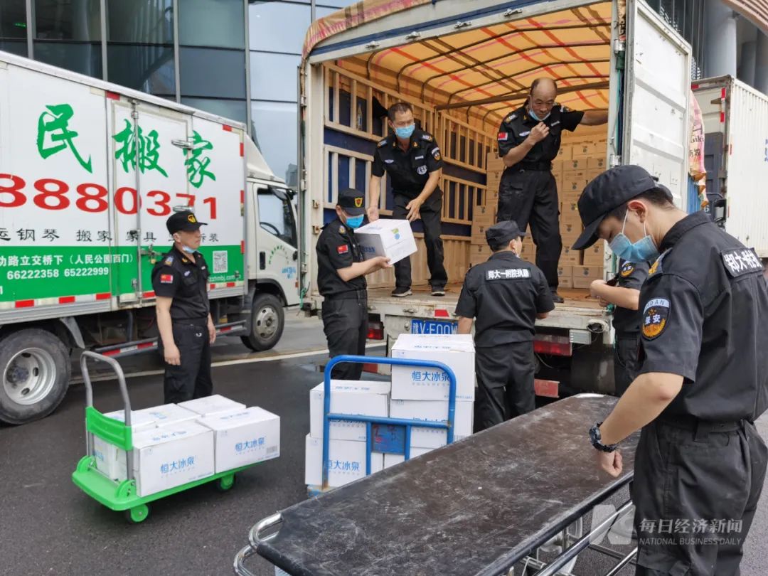 做手术台病床为什么“亚洲最大医院”大转移！几十台手术中断，ICU断电暴雨中近万病人紧急转院_https://www.jmylbn.com_新闻资讯_第8张