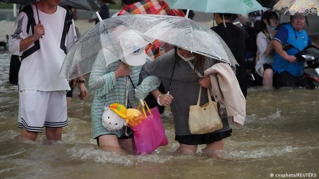 德媒：专家称郑州暴雨强度超乎想象，没有任何城市排水系统能应对