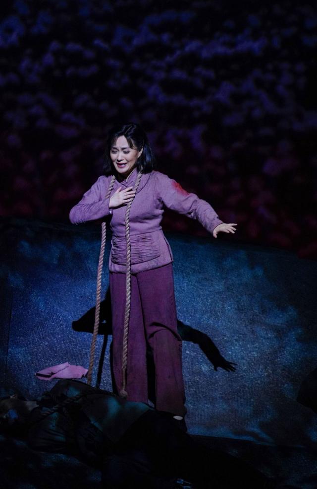 用观众熟悉的方式讲故事歌剧党的女儿好看好听