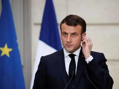 受间谍软件事件影响，法国总统马克龙连手机带号码，全都换掉！