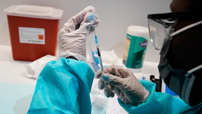 奥运累计相关阳性者破百，美国再储备2亿剂辉瑞疫苗作为加强针 | 国际疫情观察（7月24日）