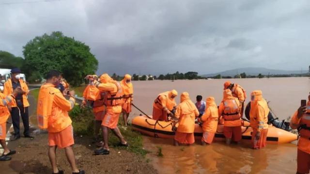 印度暴雨引发洪水、山体滑坡，已致149人死亡，近23万人被疏散