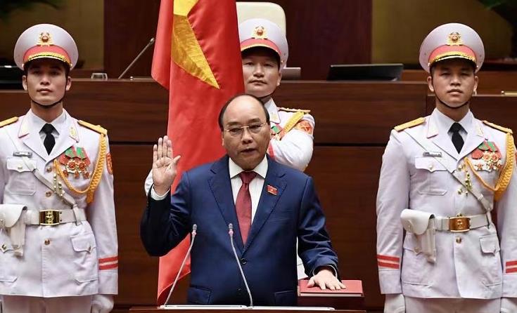 越南第十五届国会第一次会议选举阮春福为越南国家主席