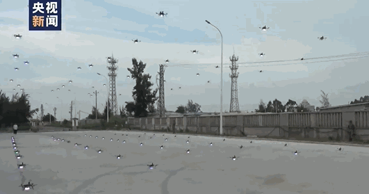 演习中还动用了无人机机群
