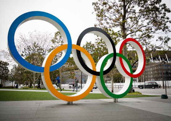 世界聚焦东京奥运会赛场之时日本悄悄发生了一场集体刹车转向