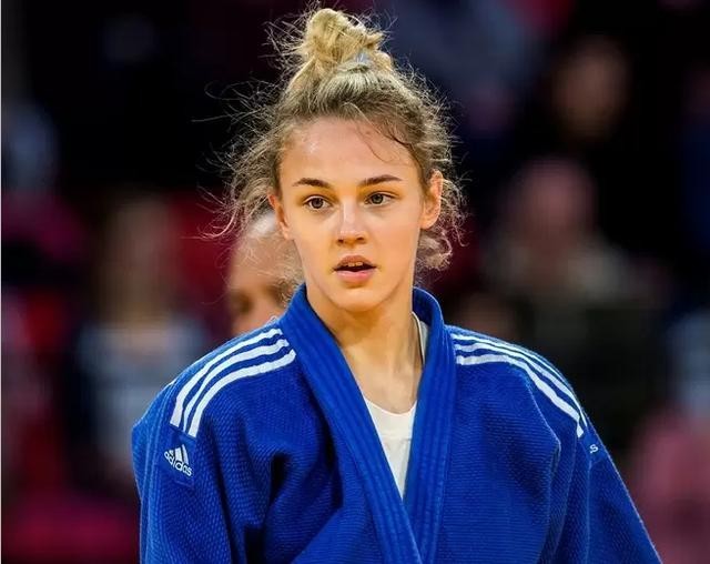 00后柔道女神走红网络长腿杀器被称乌克兰蟒蛇