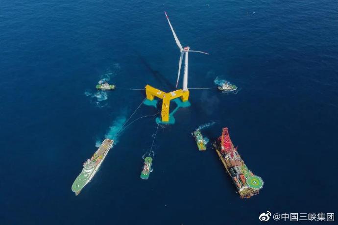 全球首台抗台风型 漂浮式海上风电机组建成