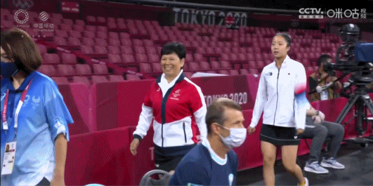 38年前狂虐日本队的上海阿姨现身东京奥运会：胜负是你们的事儿，我是来玩的
