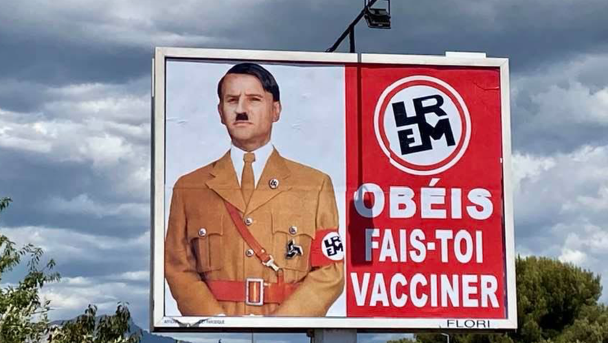 把马克龙描绘成描绘成希特勒的广告牌。图源法媒