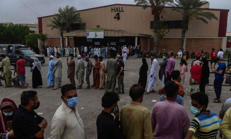 第四次新冠病毒感染浪潮来临 巴基斯坦信德省实施封锁至8月8日