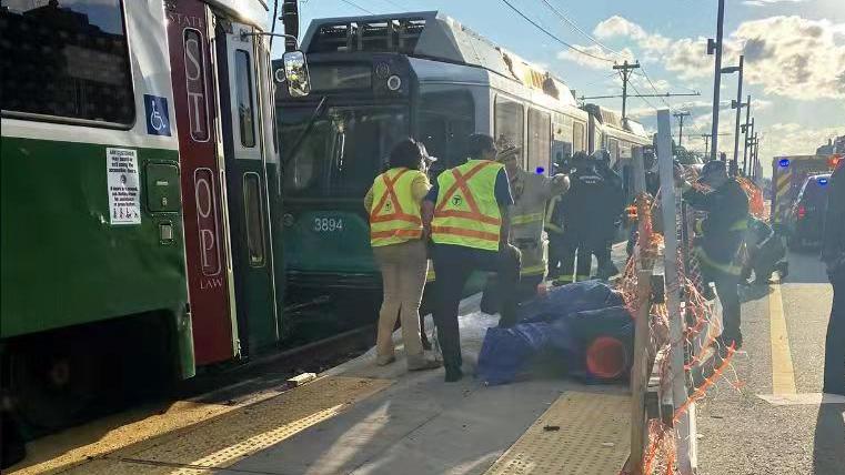 美国波士顿两列列车相撞 致23人受伤