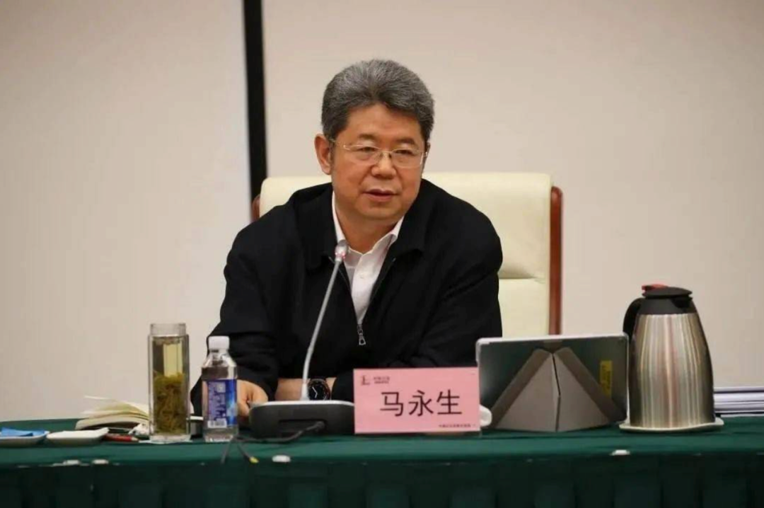 随着张玉卓的离任,中石化董事长,党组书记的位置出现空缺.