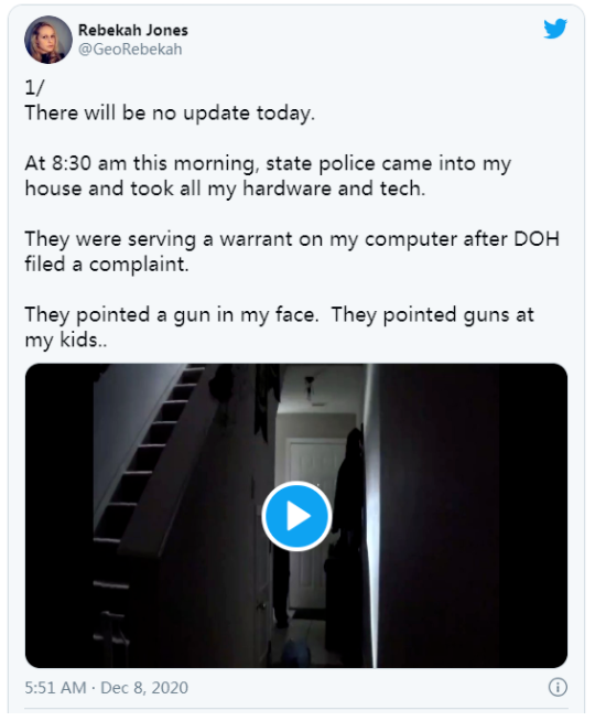 △琼斯在社交媒体上说，佛州警察当地时间7日上午突袭了她家，并用枪指向她和她的孩子。
