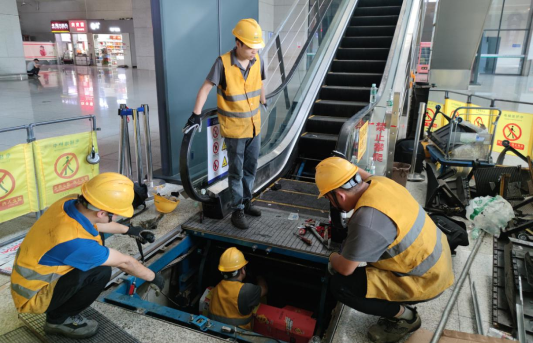 涉水电梯检修完毕河南郑州东站132部电梯全部恢复运行
