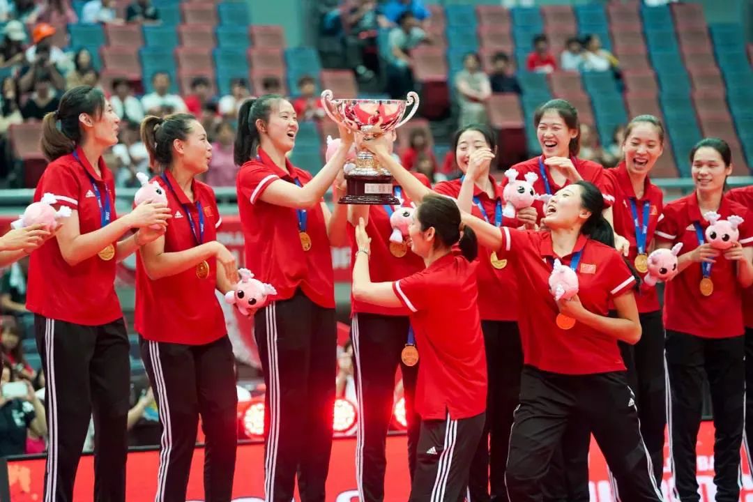△2019年，中国女排夺得2019年世界杯冠军，成为世界大赛“十冠王”（图片来源：视觉中国）