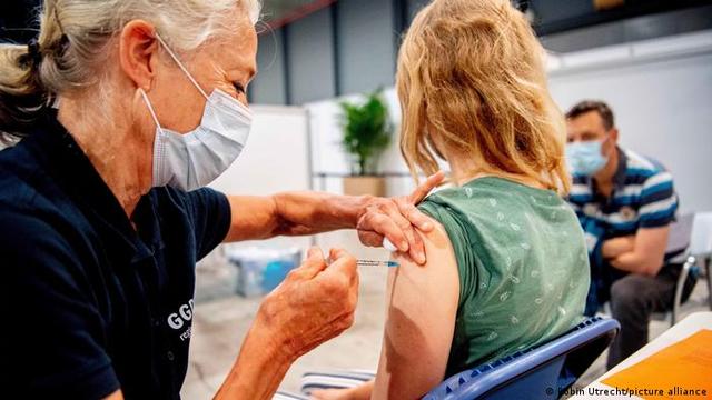 为应对德尔塔毒株，德国将从9月为老年人接种疫苗加强针