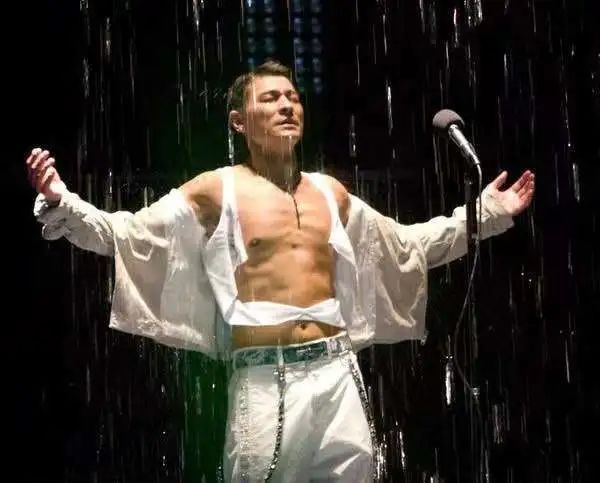 Picture source of Andy Lau at the concert: Maoyan Professional Edition
