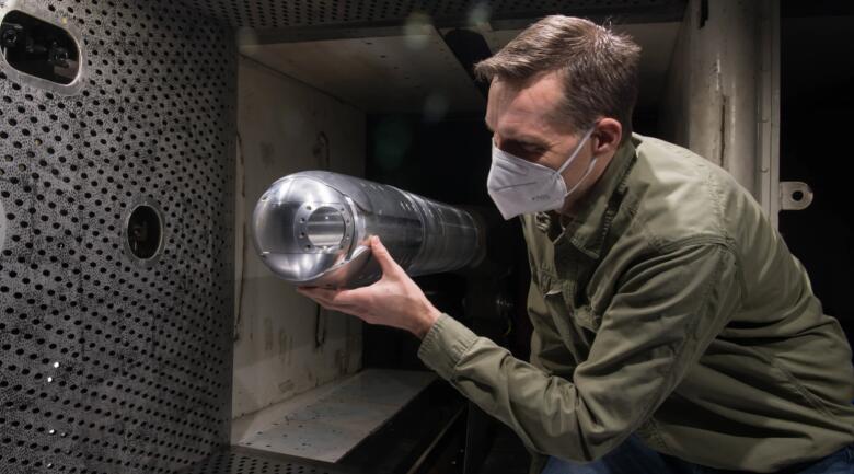美军最新型激光武器风洞测试画面曝光 将安在战机上