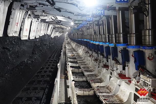 乌海能源首个智能综放工作面让矿工体面工作