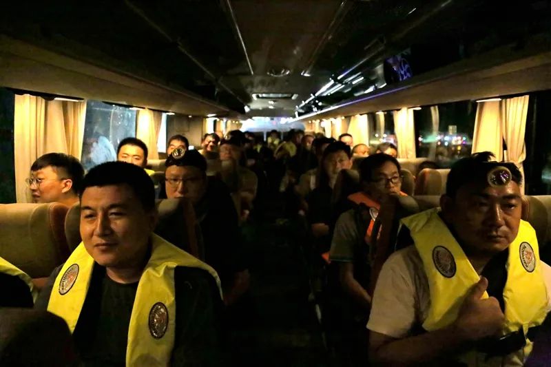 市场监管局突击队在浚县西陈村快速通道口