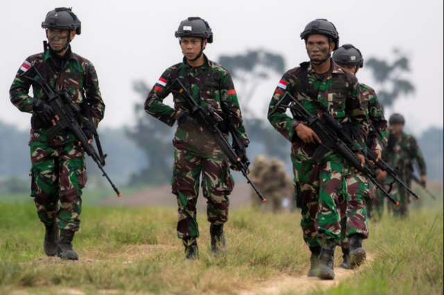 “哥鲁达盾”军事演习中的印尼士兵（图源：外媒）